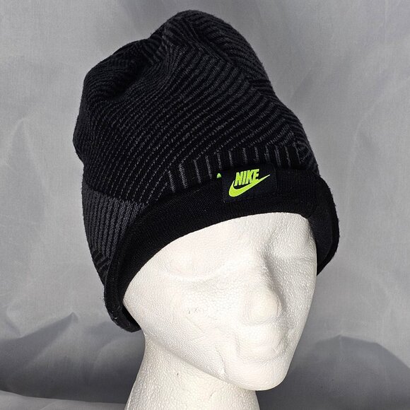 Black Nike Beanie - Picture 1 of 1